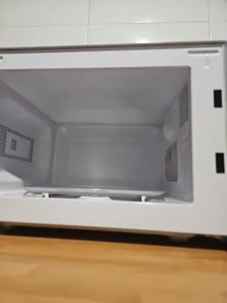 Microondas SVAN 20L 700W Blanco