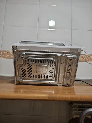 Microondas SVAN 20L 700W Blanco