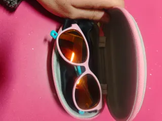 Gafas de sol infantiles rosas y azules
