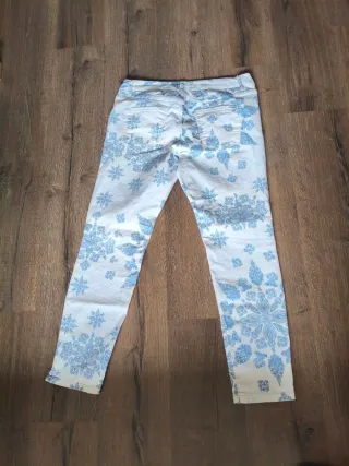 Pantalón H&M estampado floral T.44