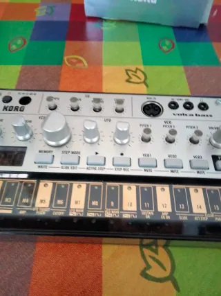 Korg Volca Bass Sintetizador Analógico