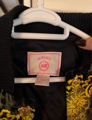 Cazadora y Leggings Versace x H&M