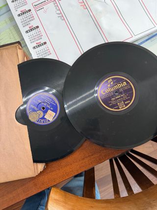 12 Discos antiguos entre 1930 y 1965 .