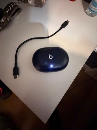 Estuche Carga Beats Studio Buds Original Negro