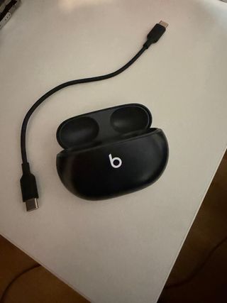 Estuche Carga Beats Studio Buds Original Negro