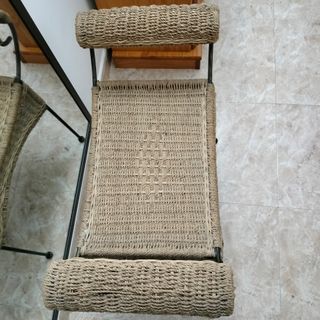 Tocador de mimbre con espejo y silla