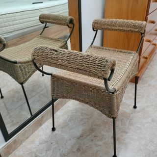 Tocador de mimbre con espejo y silla