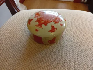 Joyero de cerámica con diseño floral