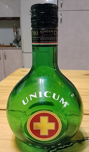 Botellas Zwack Unicum (2 unidades)
