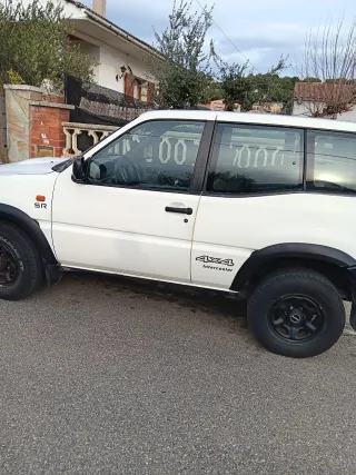 Nissan Terrano II 2000