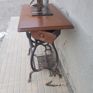 Máquina de coser Howe