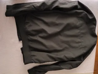 Cazadora bomber Pull&Bear verde chico