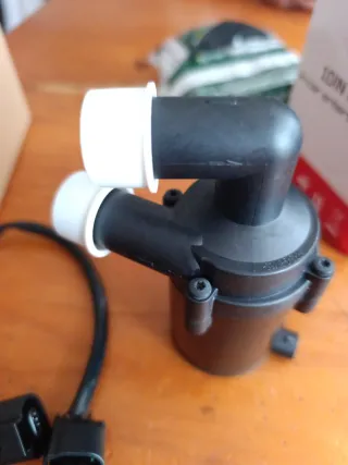Bomba de agua para coche.