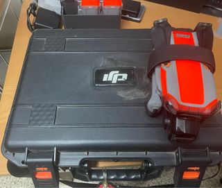 Dron DJI AIR 3 +2 baterias+ cargador y maleta