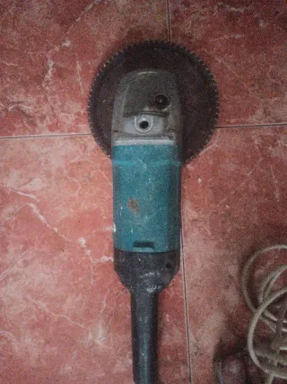 Radial Makita Grande