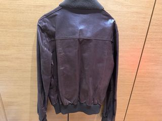 Chaqueta de piel marrón