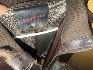 Chaqueta de piel marrón