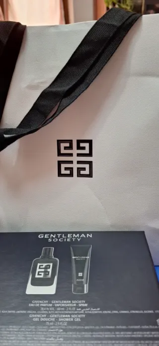 Givenchy Gentleman Society Gel Doccia