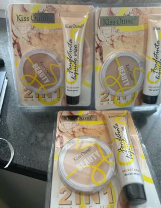 Kiss Oumi Set Trucco 2 in 1 Fondotinta e Cipria