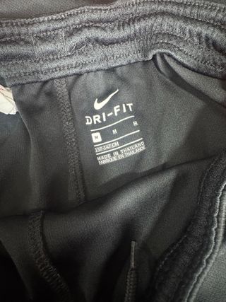 Conjunto Fútbol Niño Nike Negro/Rojo