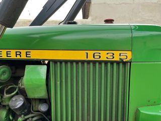 Tractor John Deere 1635 con pala
