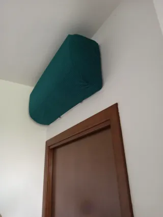 Copri split condizionatore bianco oppure verde