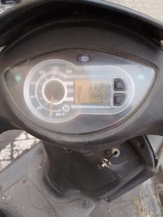 Moto SYM Scooter 14.000 km Precio no negociable