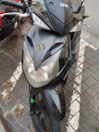 Moto SYM Scooter 14.000 km Precio no negociable