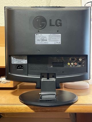 Televisor LG 15” Negro. Nuevo