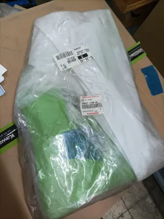 Tapa lateral derecha e izq Kawasaki KX125/KX250