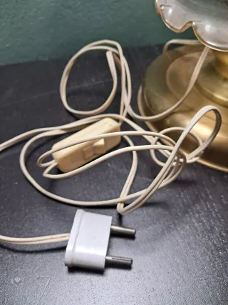 Lámpara de mesa antigua latón y cristal