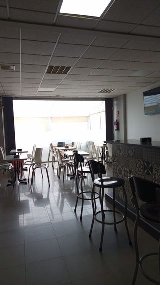 "BAR-RESTAURANTE +NAVE:¡Ocasión Única en Olivenza!