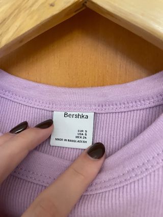 Camiseta lila de manga corta