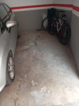 Alquilo plaza garaje moto en Bétera.