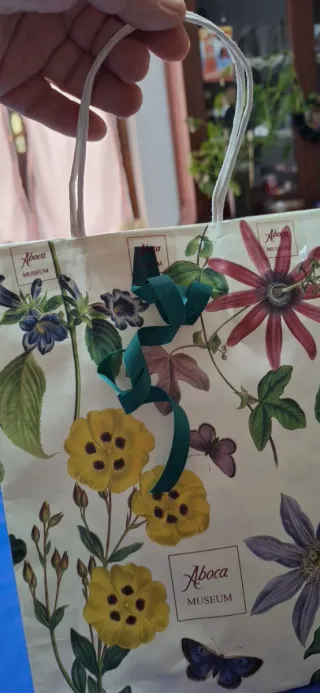 Astuccio e penna con fiori