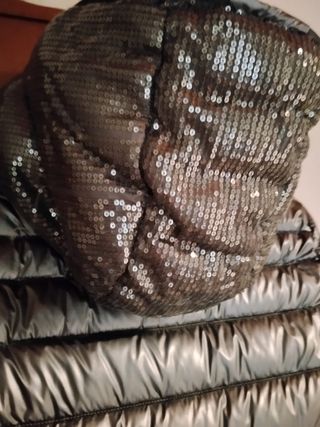 Piumino donna con cappuccio firmato Guru, tg. M.