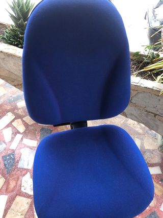 Silla giratoria oficina azul