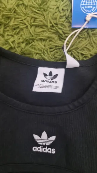 Top Adidas Talla S sin estrenar
