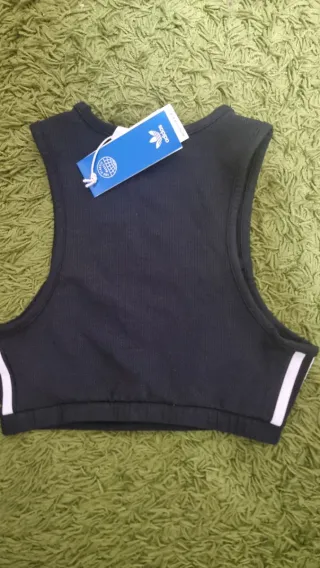 Top Adidas Talla S sin estrenar