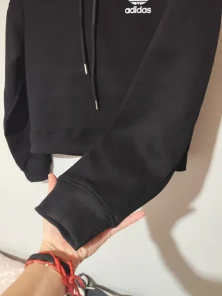 Sudadera corta negra talla M mujer