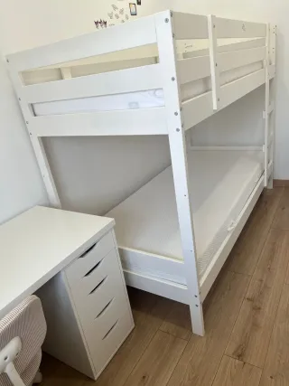 Literas ,escritorio y silla incluido nuevas