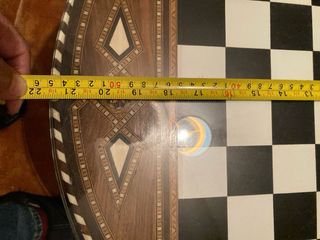 Mesa antigua, ajedrez, con cristal incluido.