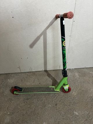 Patinete infantil verde y negro