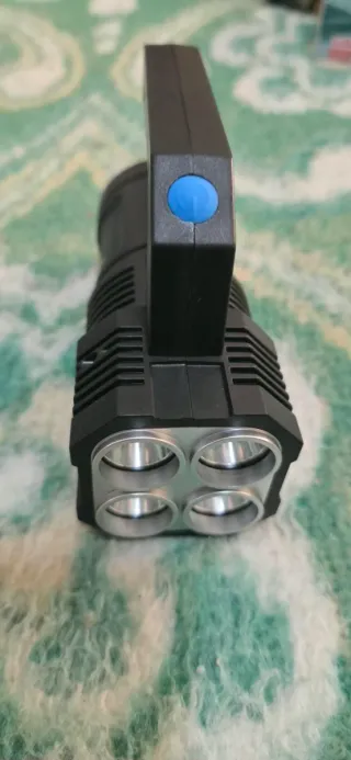 Linterna LED Multifunción Portátil