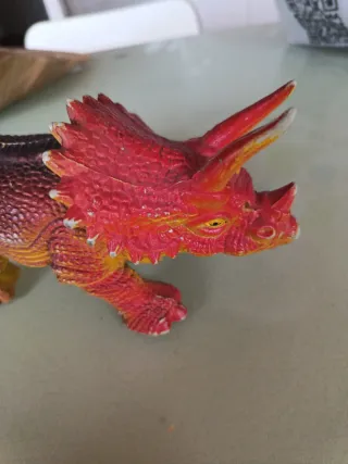 Dinosaurio Triceratops Juguete