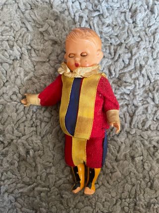 Muñeco antiguo guardia del Vaticano