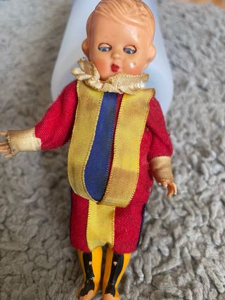 Muñeco antiguo guardia del Vaticano