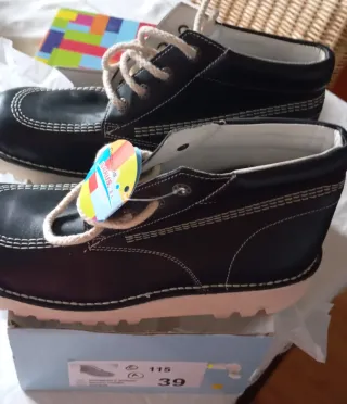 Botas tipo Kickers Negras Talla 39 Nuevas