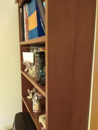 Mueble de madera marrón + Regalo. Leer anuncio.