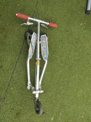 Patín de 3 ruedas FREEMAN